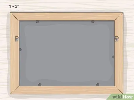 Повесьте косметическое зеркало Шаг 2