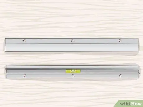 Повесьте косметическое зеркало Шаг 7