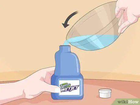Используйте Swiffer Wet Jet Step 15