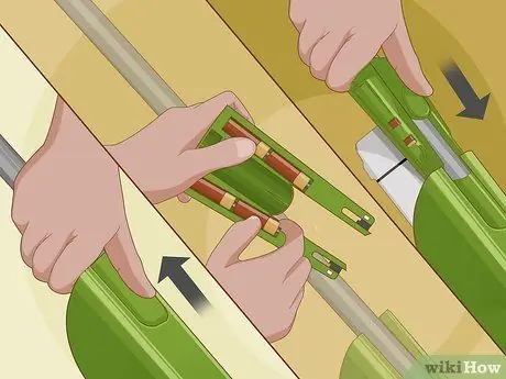 Используйте Swiffer Wet Jet Step 2
