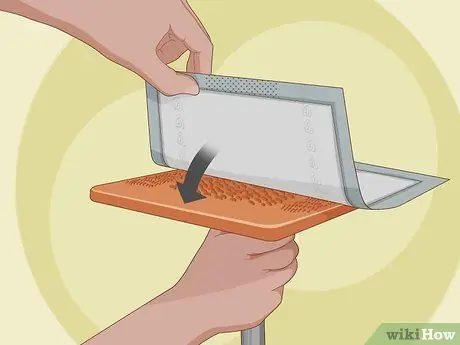 Используйте Swiffer Wet Jet Step 3