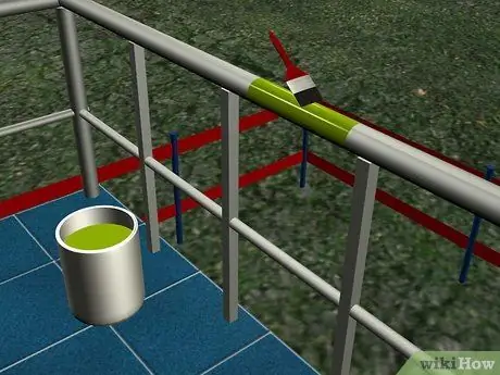 Покрасьте ржавые перила, шаг 9