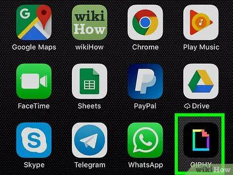 Делитесь гифками с GIPHY World на iPhone или iPad Шаг 1