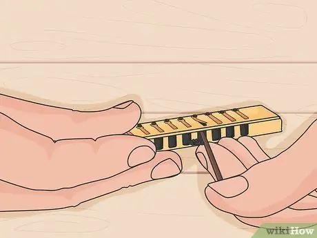 Fix a Harmonica Step 03 Fix a Harmonica Step 03