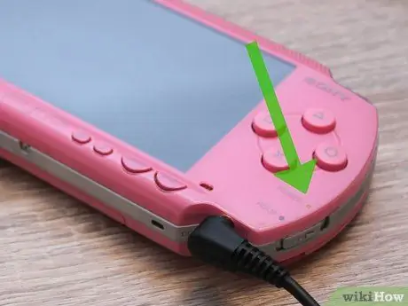 Зарядите PSP Шаг 3 Зарядите PSP Шаг 3