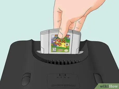 Очистка картриджа Nintendo 64 Шаг 2 Очистка картриджа Nintendo 64 Шаг 2