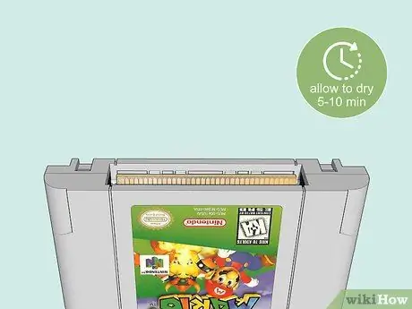 Очистка картриджа Nintendo 64 Шаг 7 Очистка картриджа Nintendo 64 Шаг 7