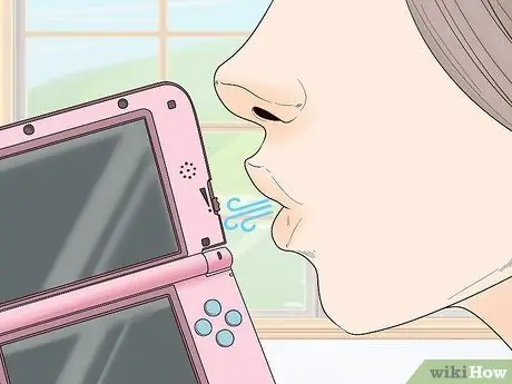 Очистите экран Nintendo 3DS, шаг 6 Очистите экран Nintendo 3DS, шаг 6
