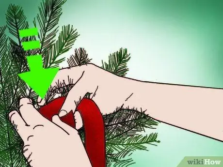 Украшаем елку лентой Шаг 6 Украшаем елку лентой Шаг 6
