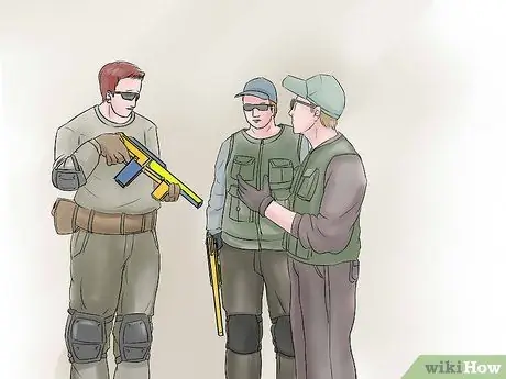 Станьте Nerf Assassin или Hitman Шаг 2 Станьте Nerf Assassin или Hitman Шаг 2