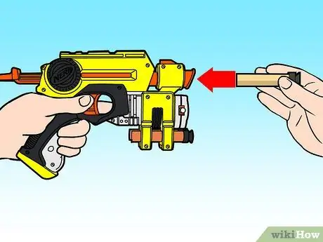 Выиграйте войну Nerf 1 на 5 только с двумя ночными искателями. Шаг 8 Выиграйте войну Nerf 1 на 5 только с двумя ночными искателями. Шаг 8