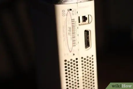 Найдите серийный номер XBox 360, шаг 3 Найдите серийный номер XBox 360, шаг 3