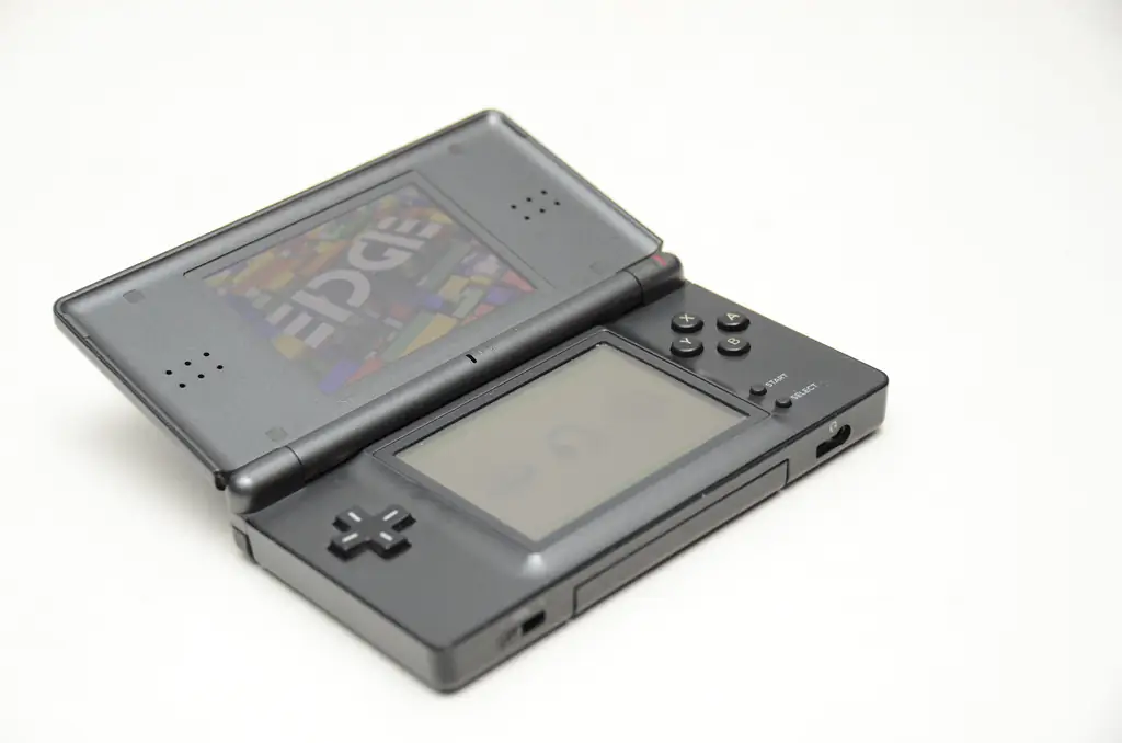 Как модифицировать Nintendo DS с помощью тележки R4: 7 шагов