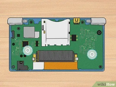 Разобрать вашу Nintendo DS и безопасно собрать ее обратно Шаг 5 Разобрать вашу Nintendo DS и безопасно собрать ее обратно Шаг 5