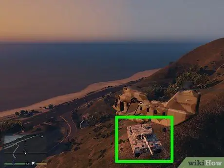 Украдите танк-носорог в Grand Theft Auto V, шаг 3 Украдите танк-носорог в Grand Theft Auto V, шаг 3