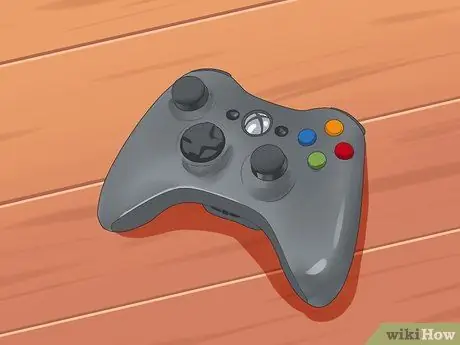 Откройте беспроводной геймпад Xbox 360, шаг 1 Откройте беспроводной геймпад Xbox 360, шаг 1