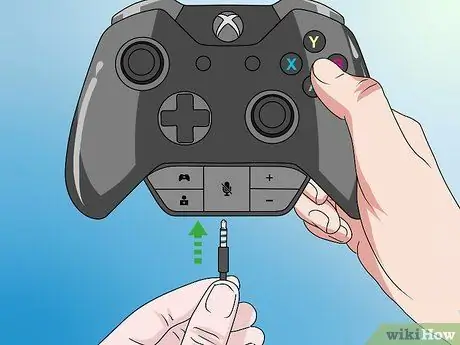 Использование гарнитуры на Xbox One Шаг 3 Использование гарнитуры на Xbox One Шаг 3