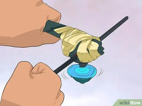 Сделайте рукоятку для запуска Beyblade Шаг 12 Сделайте рукоятку для запуска Beyblade Шаг 12