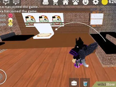 Играть в "Работа в пиццерии" в Roblox, шаг 10 Играть в "Работа в пиццерии" в Roblox, шаг 10