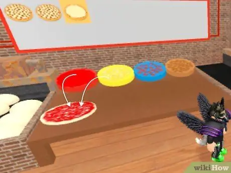 Играть в "Работа в пиццерии" в Roblox, шаг 6