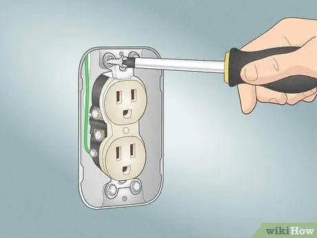 Подключите электрическую розетку Шаг 5