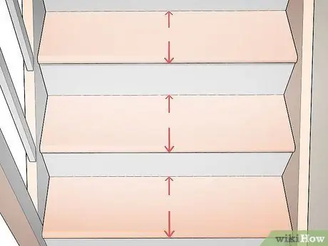 Измерьте лестницу и площадку для ковра Шаг 5