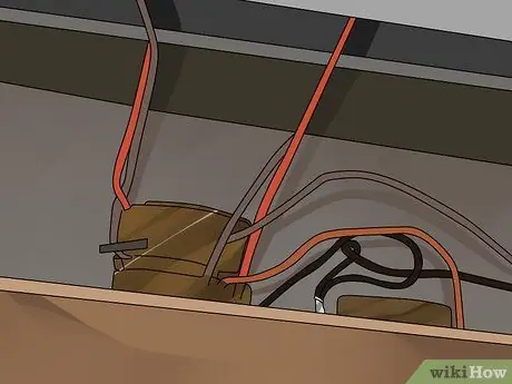 Нанесите Deoxit Step 3 Нанесите Deoxit Step 3