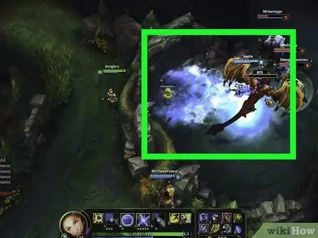 Сыграйте в Люкс в League of Legends, шаг 5