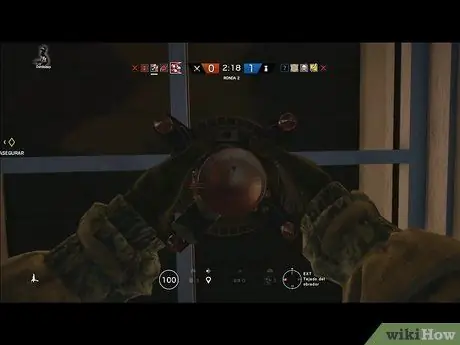 Обеспечьте цель в Rainbow Six Siege, шаг 3 Обеспечьте цель в Rainbow Six Siege, шаг 3