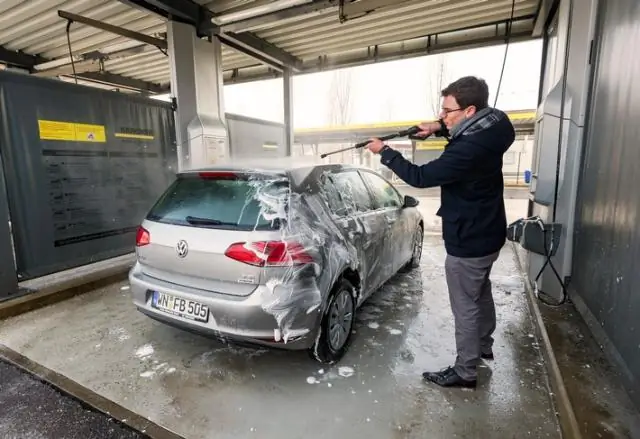 Безопасно ли использовать мойку высокого давления в автомобиле?