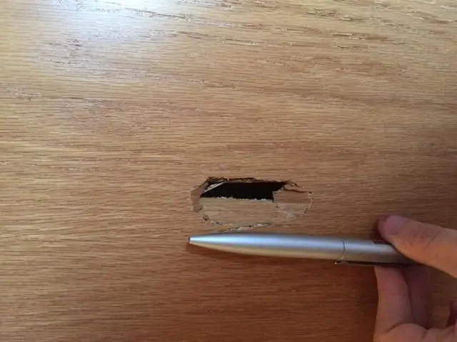 Как исправить дыру в двери?