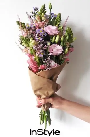 Какие цветы хорошо сочетаются с пионами?