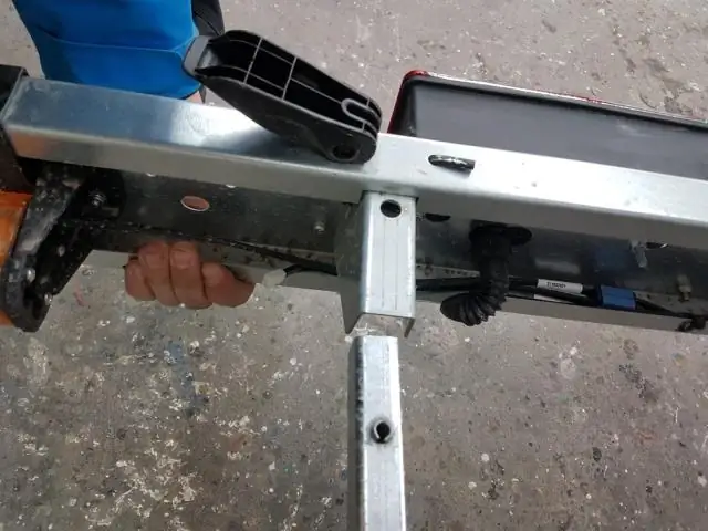 Как далеко от земли должны быть водосточные трубы?