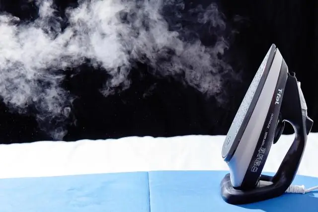 Куда вы наливаете воду в утюг Black and Decker?