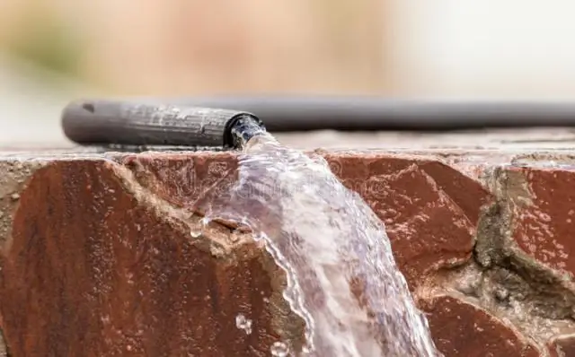 Поглощает ли гранит воду?