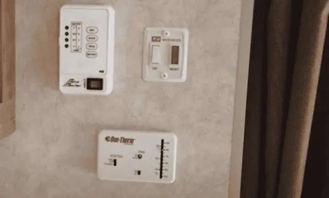Как сбросить настройки термостата Honeywell Proseries?