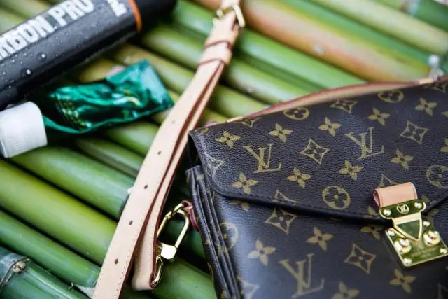 Как удалить чернила с кожи Louis Vuitton?