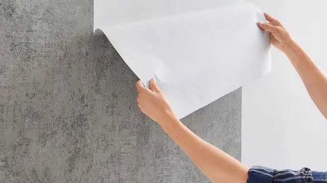 Как убрать мел со стены?