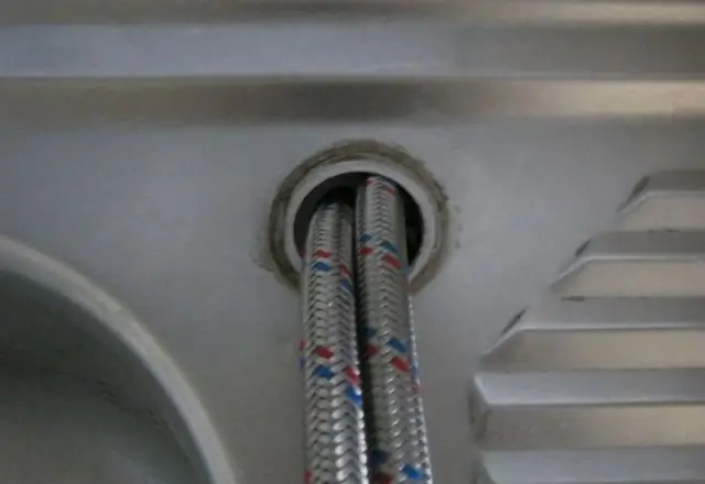 Лучше слить воду из ледяного сундука?