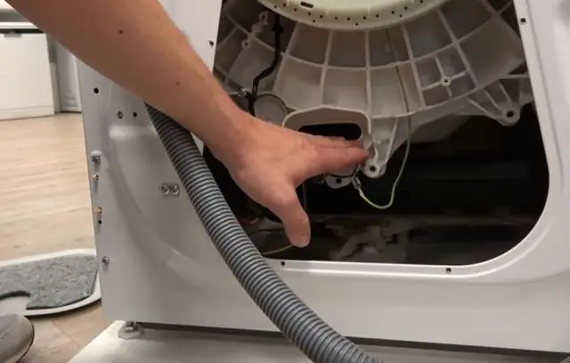 Где находится нагревательный элемент сушилки Maytag Neptune?