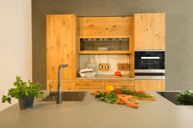 В чем разница между Loft и Loft Outlet?