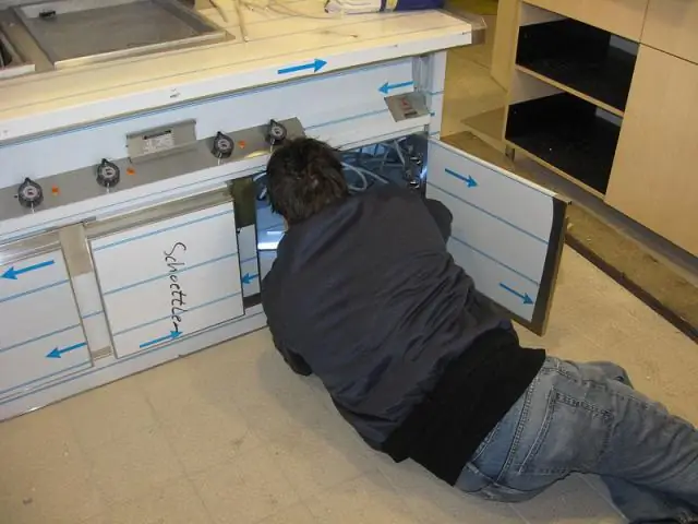 Г-н Разнорабочий выполняет электромонтажные работы?