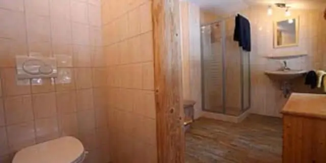 Какой холодильник делает круглые кубики льда?