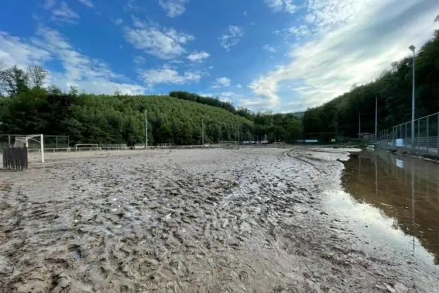 Как избавиться от воды после наводнения?