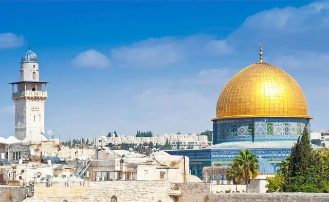 Что лучше всего под светодиодное освещение шкафа?