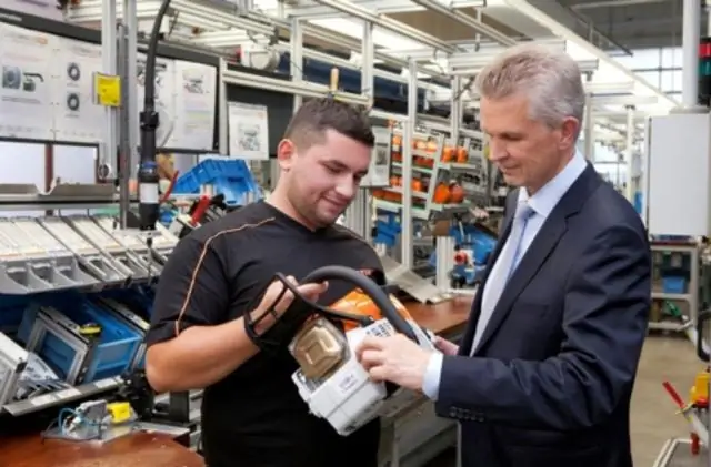 Stihl производит обрезные станки с батарейным питанием?