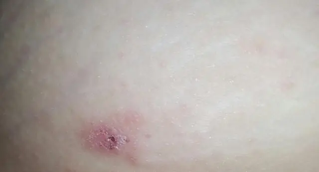Как узнать, попадает ли вода в мой льдогенератор?