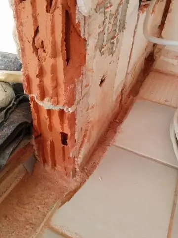 Обязательно ли располагать диваны у стены?