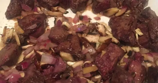 Легко ли стричь искусственную траву?