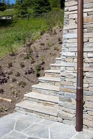 Какую древесину использовать для внутренней двери сарая?